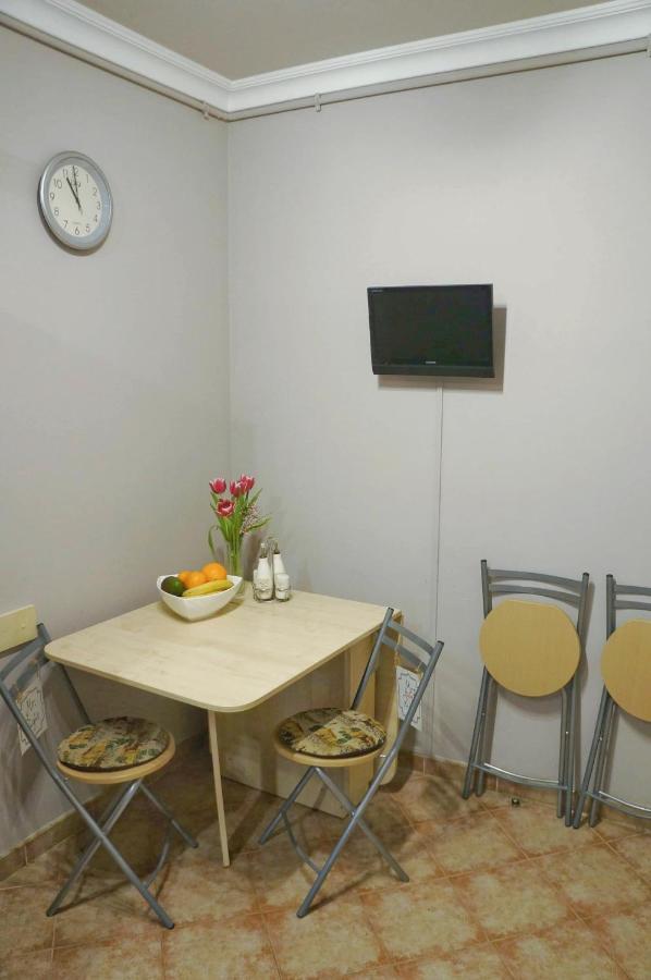 Apartments On Rynok Square, The Heart Of The City Lviv Bagian luar foto